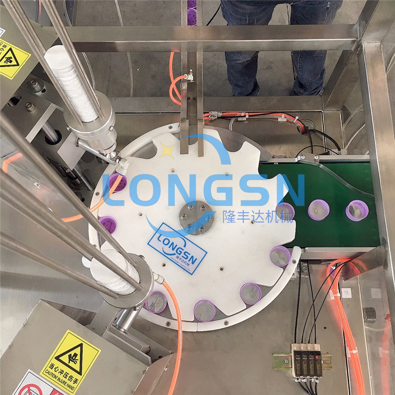 cap inserting machine kupakos gép