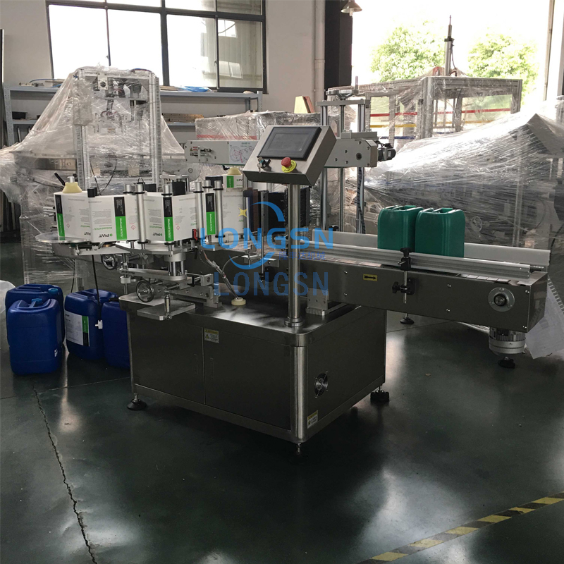 műanyag palackc&iacute;mke g&eacute;p