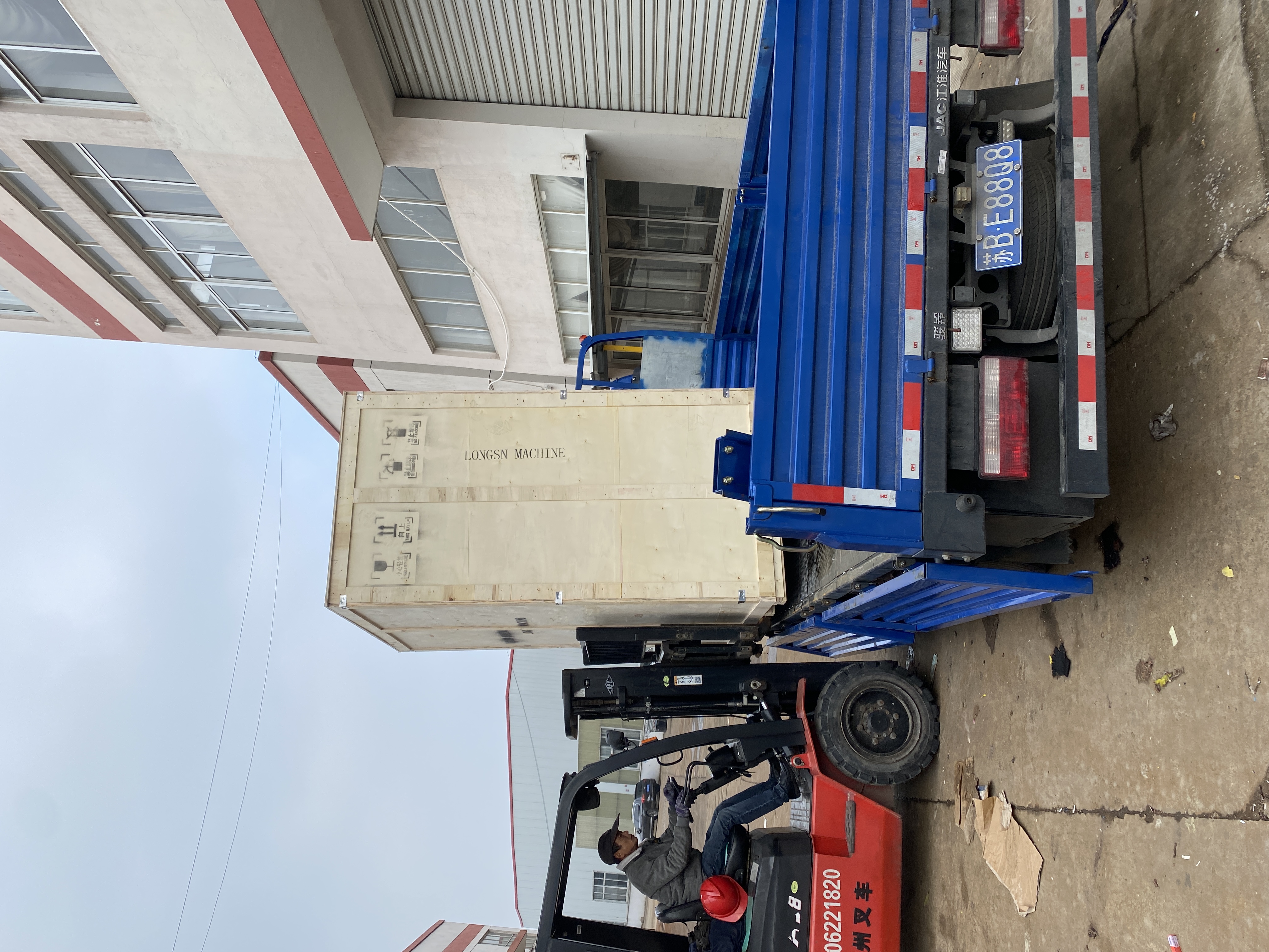 sapka v&aacute;g&oacute;g&eacute;p