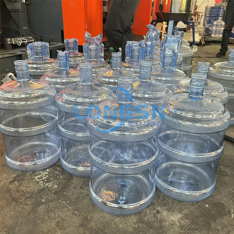 f&uacute;j&aacute;s1