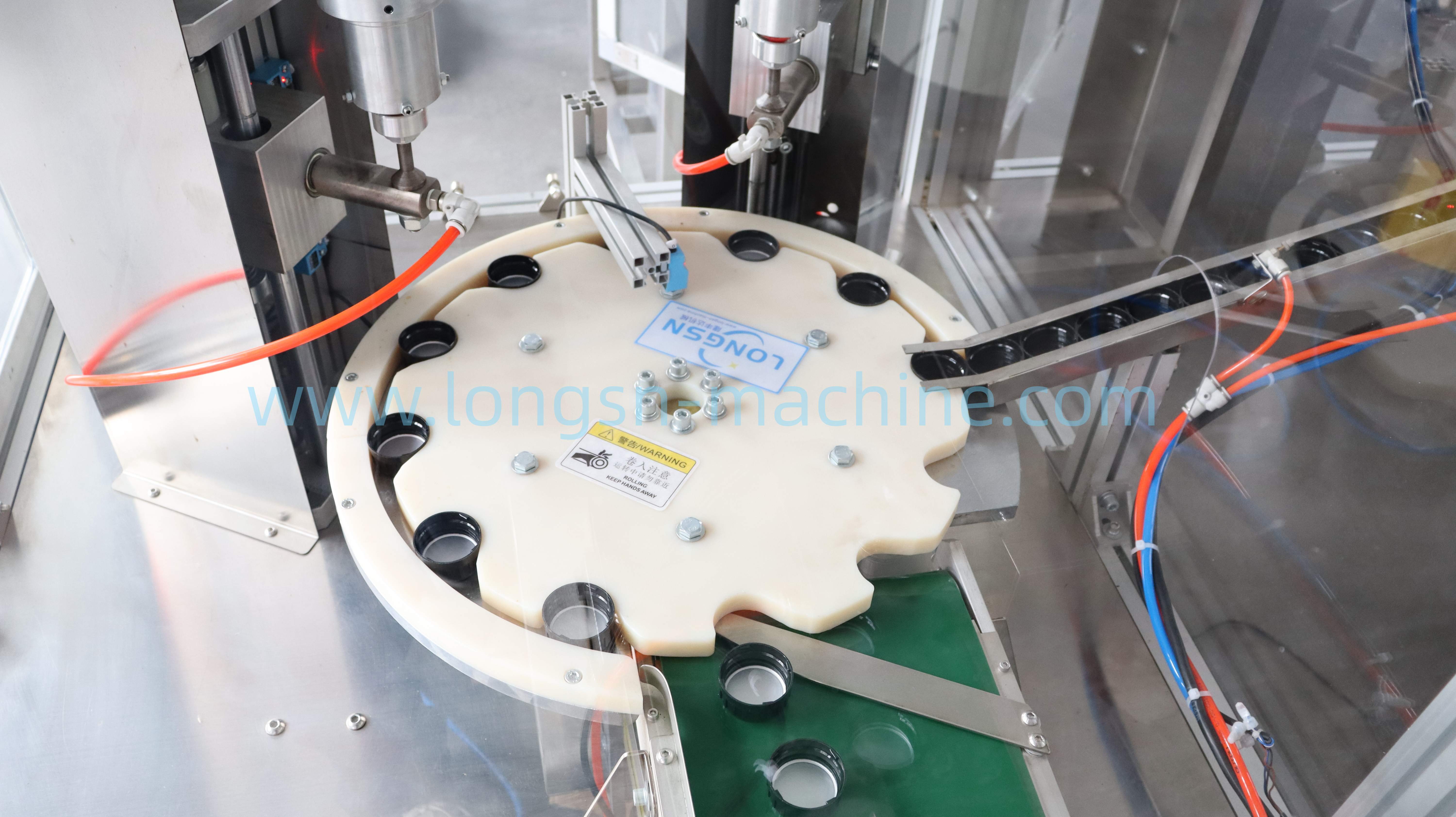 sapka beilleszt&eacute;si g&eacute;p