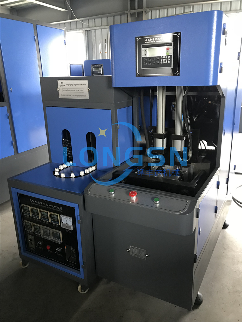 kis&aacute;llat palackk&eacute;sz&iacute;tő g&eacute;p