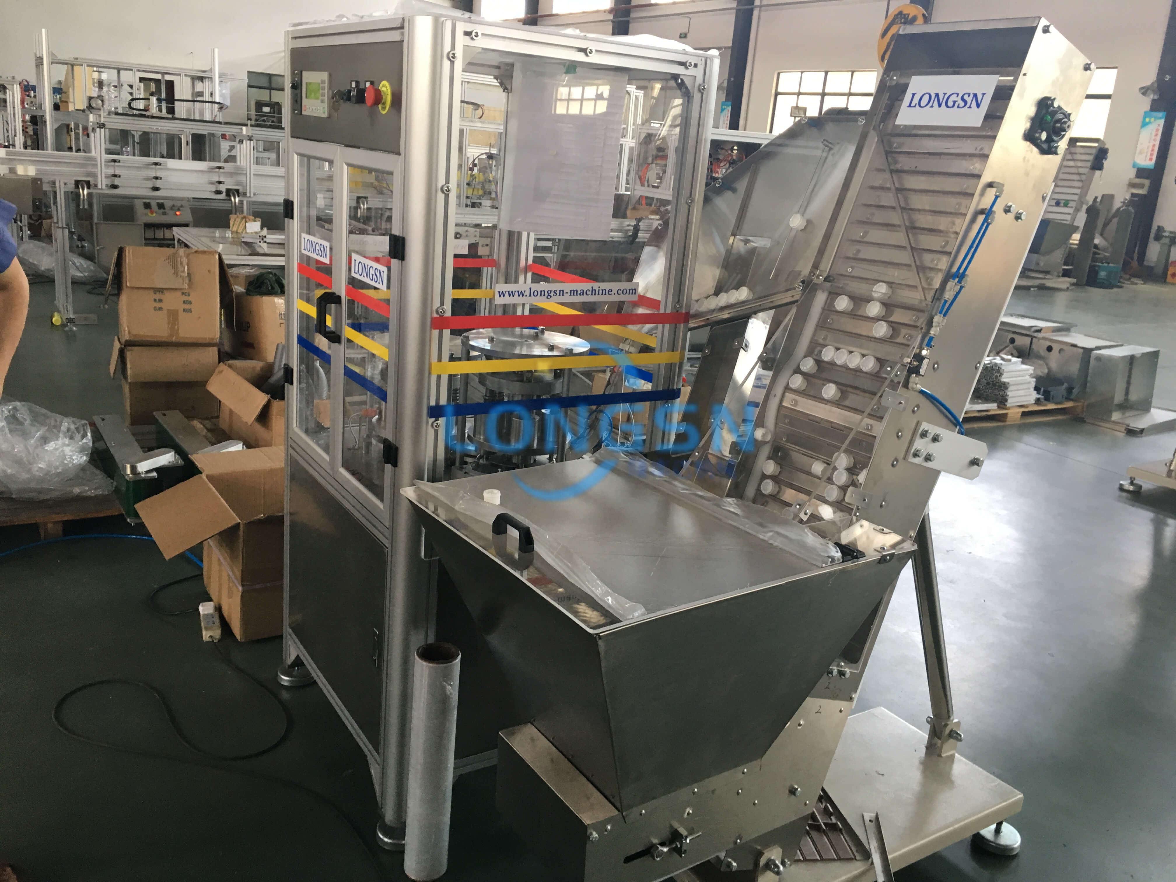 palack kupakr&eacute;selő g&eacute;p