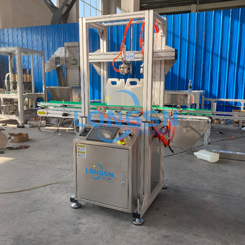 Sziv&aacute;rg&aacute;s tesztg&eacute;p műanyag palackokhoz