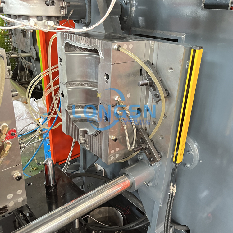 PC palack f&uacute;j&oacute; &ouml;ntőg&eacute;p