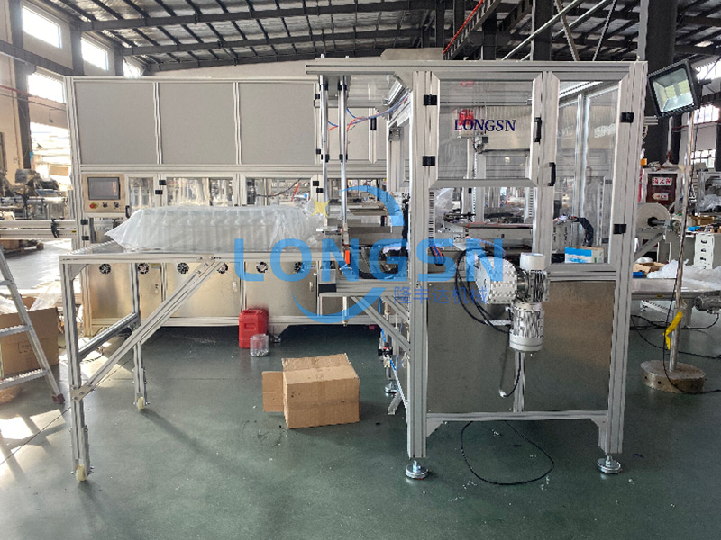 kis&aacute;llat -palack zs&aacute;kol&oacute;g&eacute;p