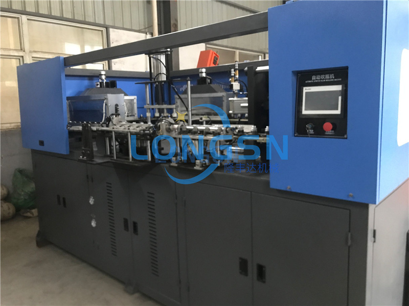 kedvtel&eacute;sből tartott palack f&uacute;v&oacute;g&eacute;p