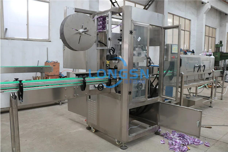 ujj&uacute; c&iacute;mk&eacute;ző g&eacute;p