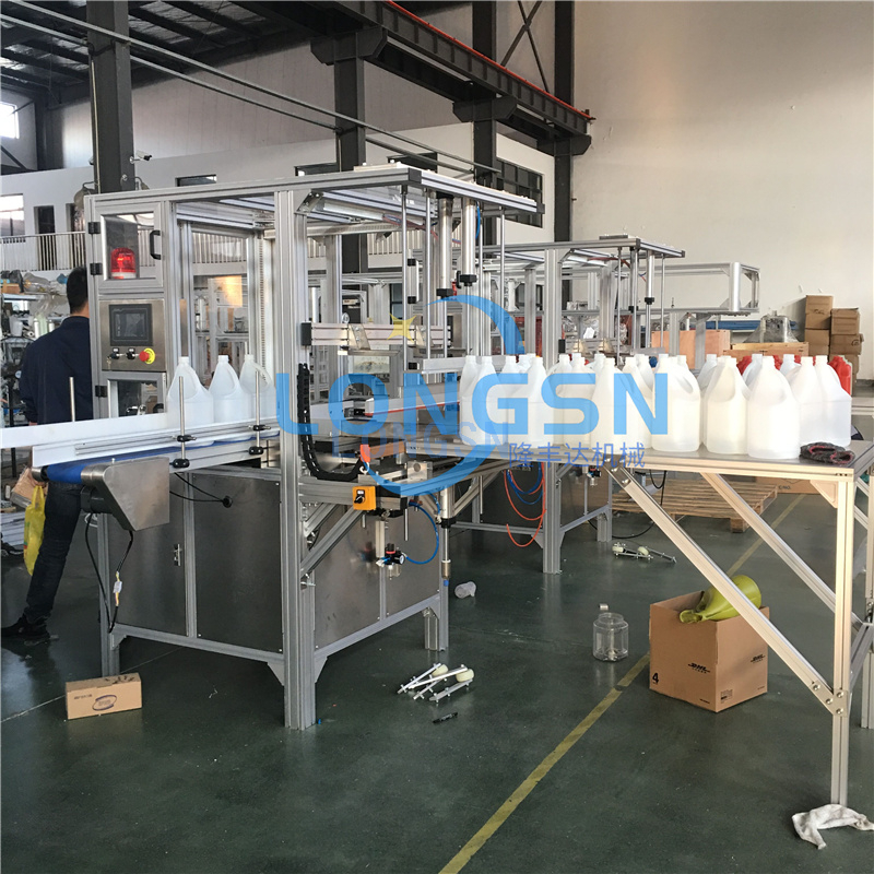 &uuml;vegcser&eacute;lő g&eacute;p