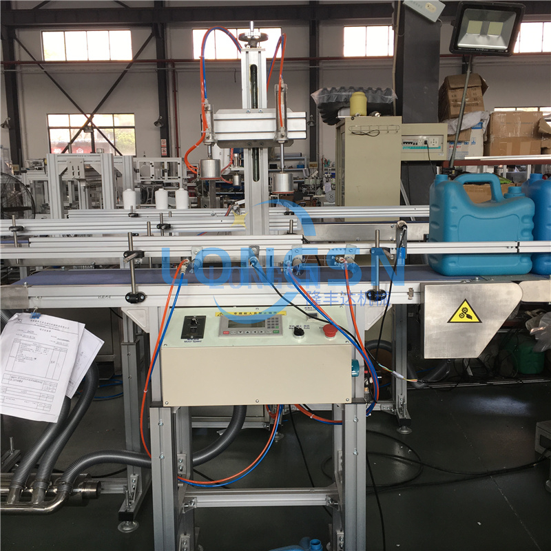 Jerry sziv&aacute;roghat a tesztg&eacute;ppel