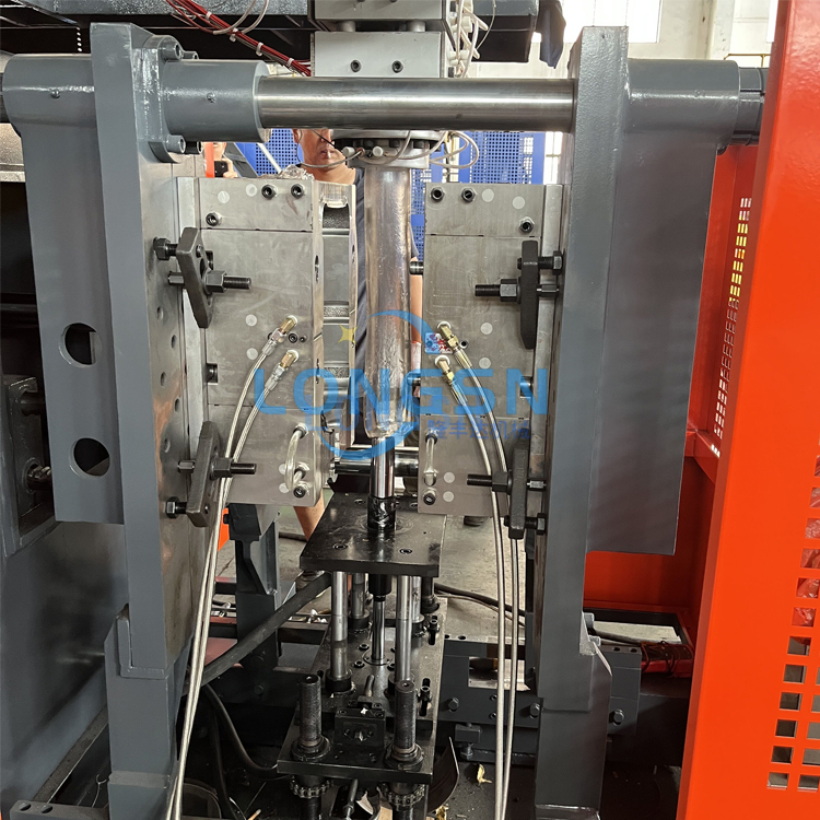 V&iacute;z PC palack f&uacute;j&oacute; &ouml;ntőg&eacute;p