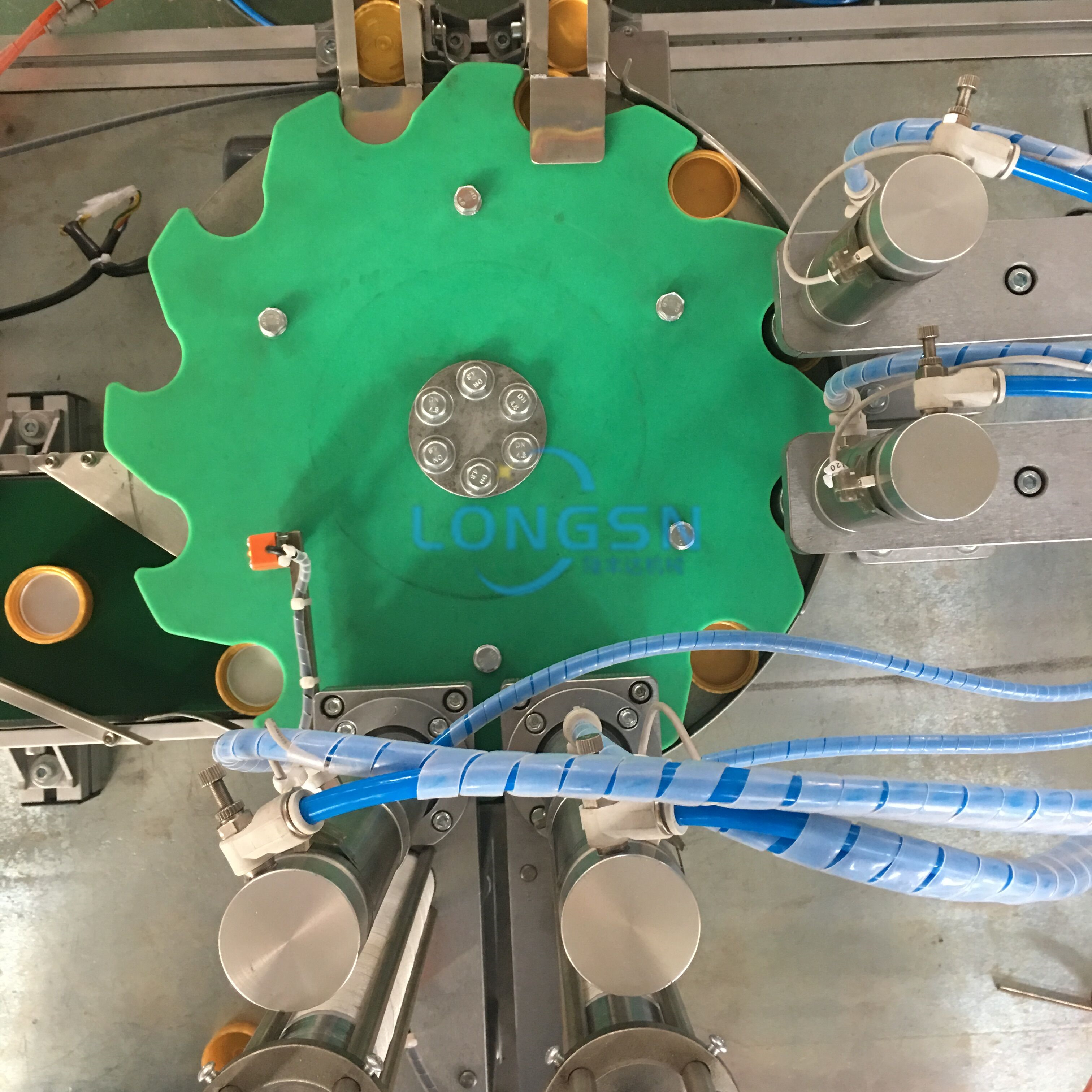 cap assembly machine